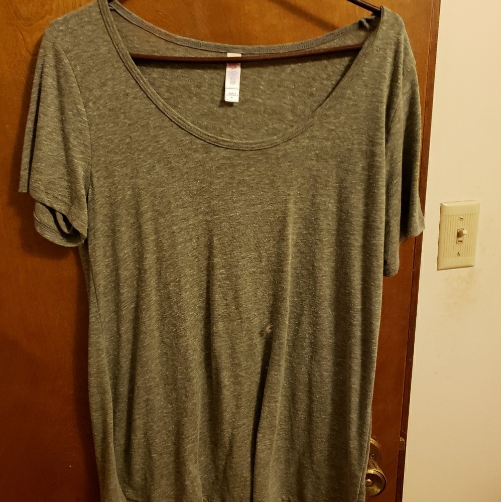 NWT Lularoe Classic Tee
